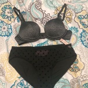 NWT VS Bra and Panty Bundle